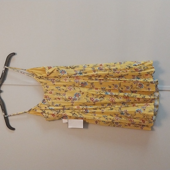 🆕️CITY VIVE DRESS🆕️ - Picture 2 of 8